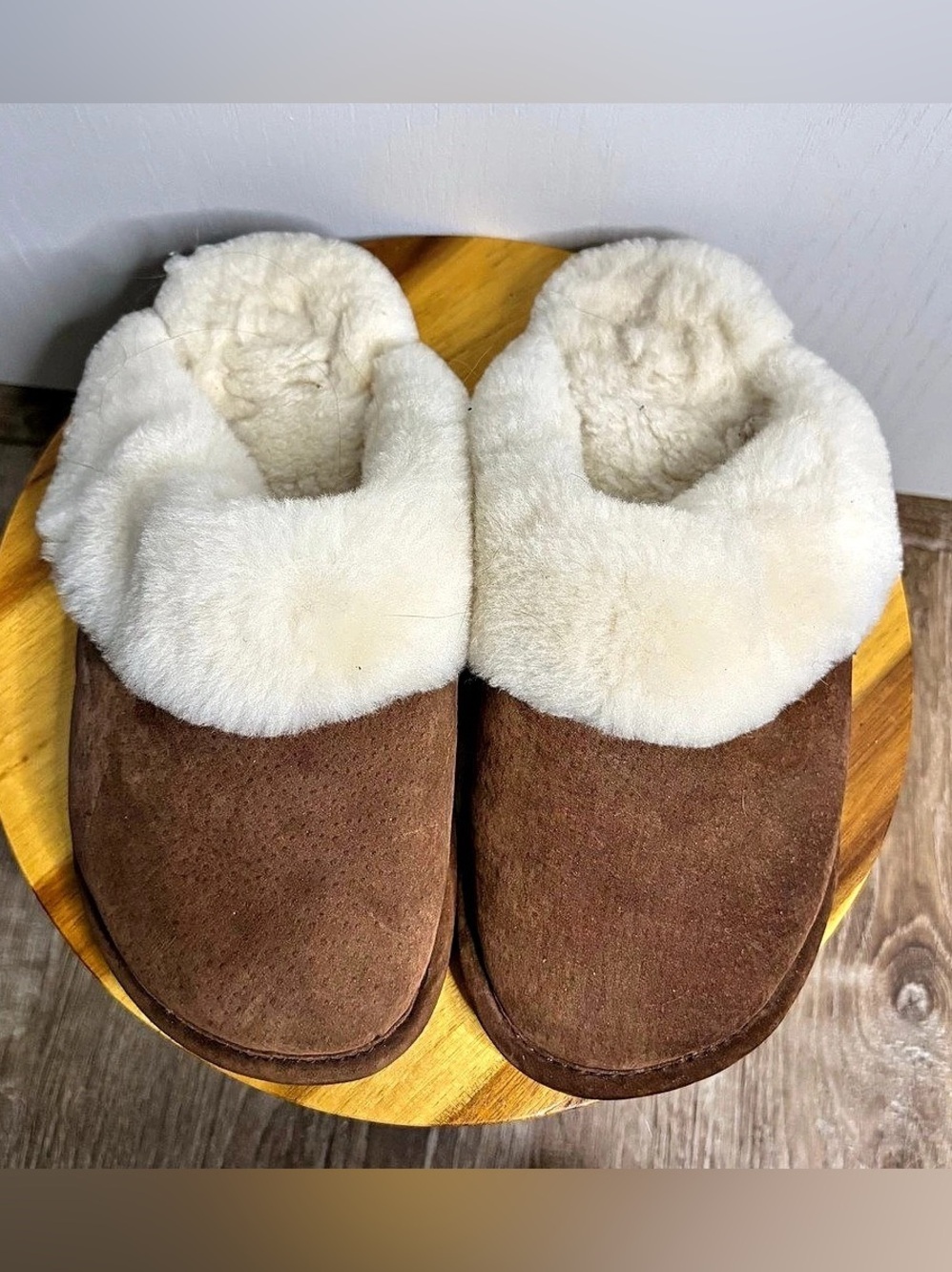 Old Friend Sz L Scuff Suede & Cream Fur-Lined Slippers Comfy Cozy Loungewear